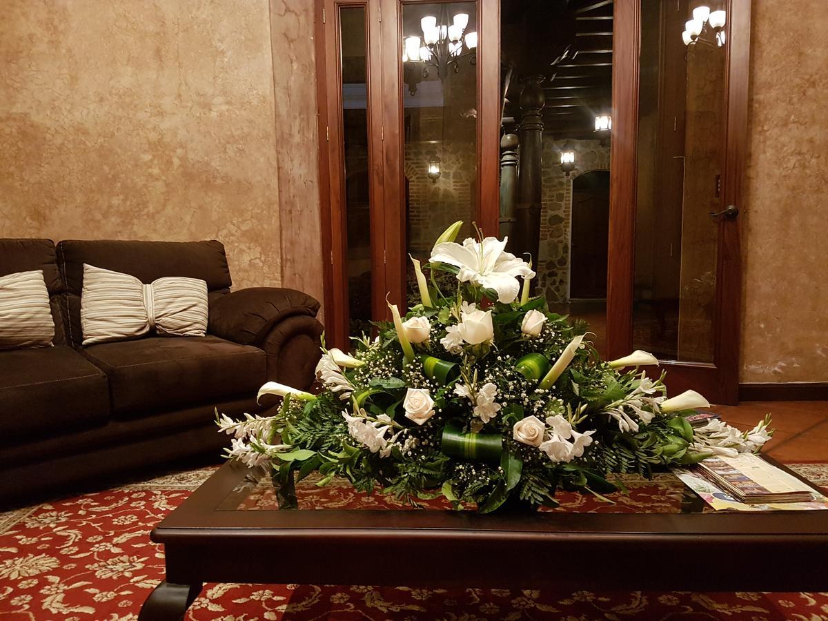안티구아 과테말라 La Casa De La Alameda B&B 외부 사진
