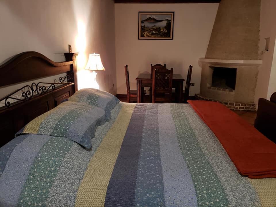 안티구아 과테말라 La Casa De La Alameda B&B 외부 사진