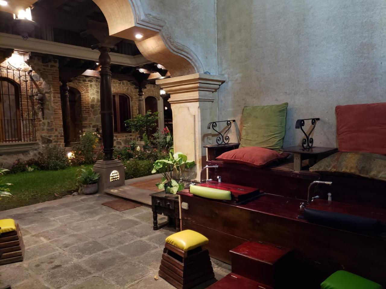 안티구아 과테말라 La Casa De La Alameda B&B 외부 사진