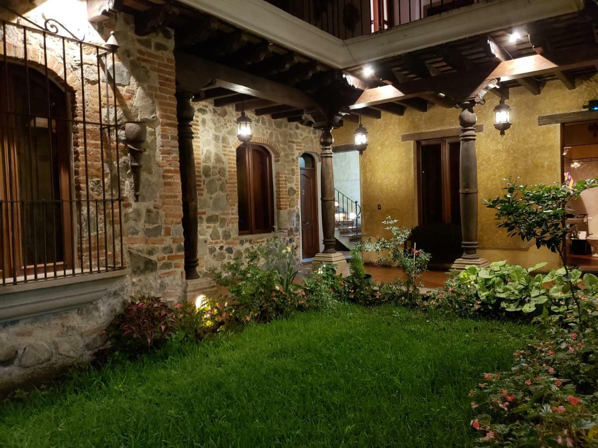 안티구아 과테말라 La Casa De La Alameda B&B 외부 사진