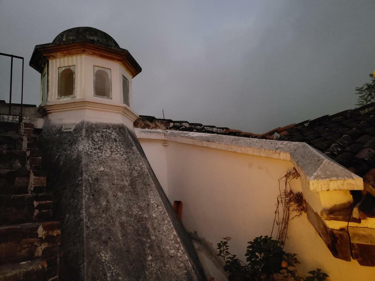 안티구아 과테말라 La Casa De La Alameda B&B 외부 사진